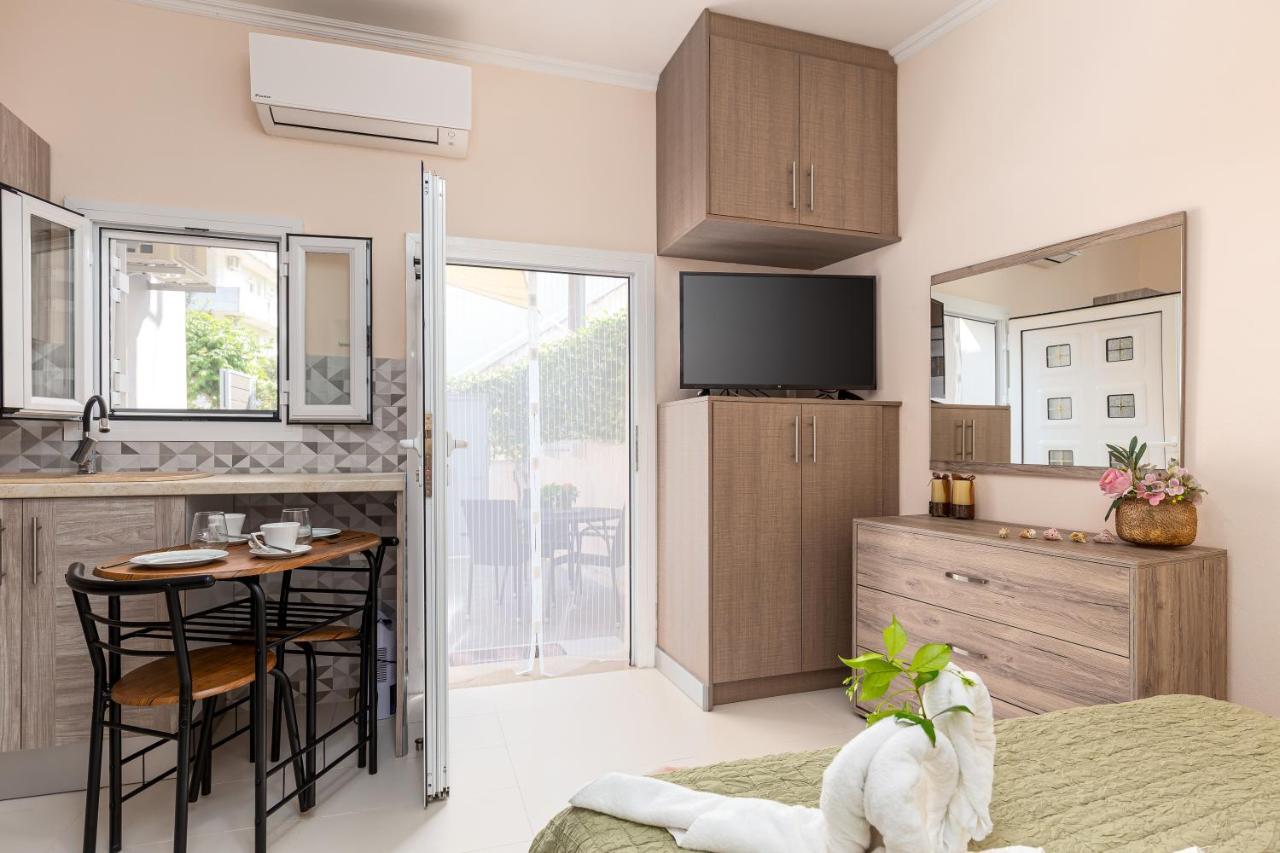 Fouki Apartments Ipsos Beach 외부 사진